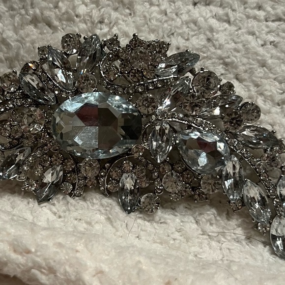 Large 4 inch Vintage Clear & Sparkly Rhinestone Brooch/Pin *Offers Welcomed* - Picture 4 of 4